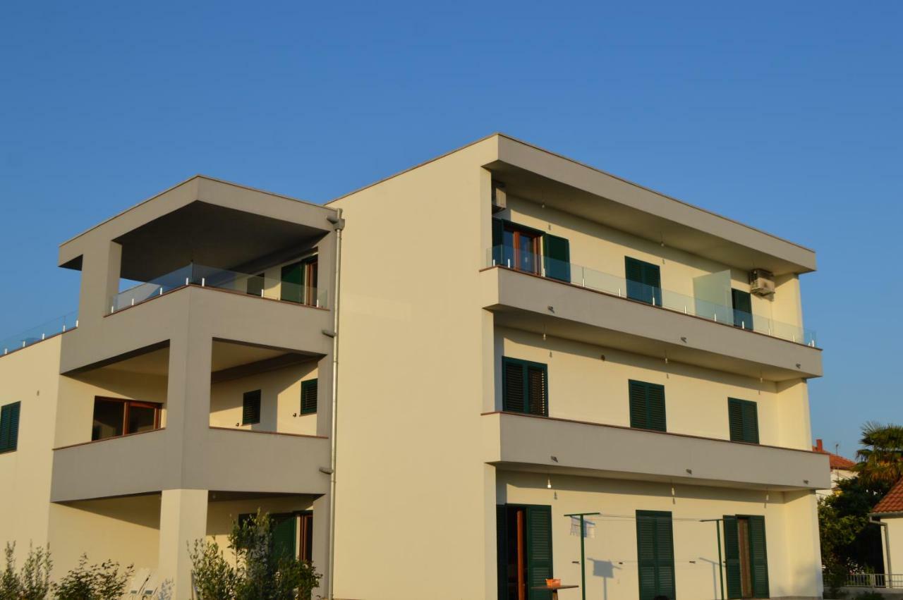 Apartmani Mila Sukosan Exterior photo