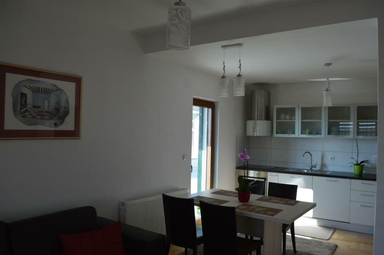 Apartmani Mila Sukosan Exterior photo