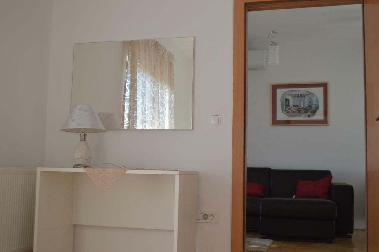 Apartmani Mila Sukosan Exterior photo