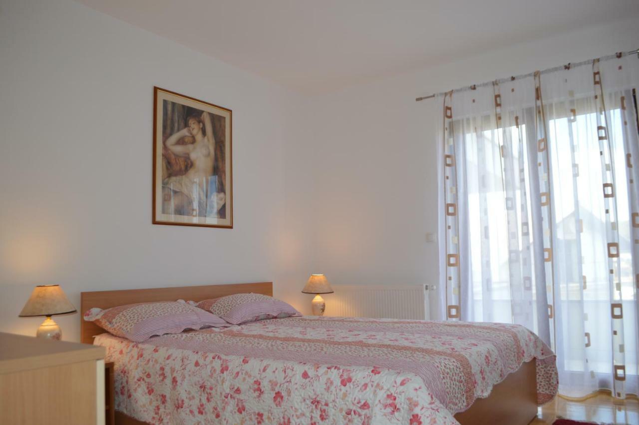 Apartmani Mila Sukosan Exterior photo